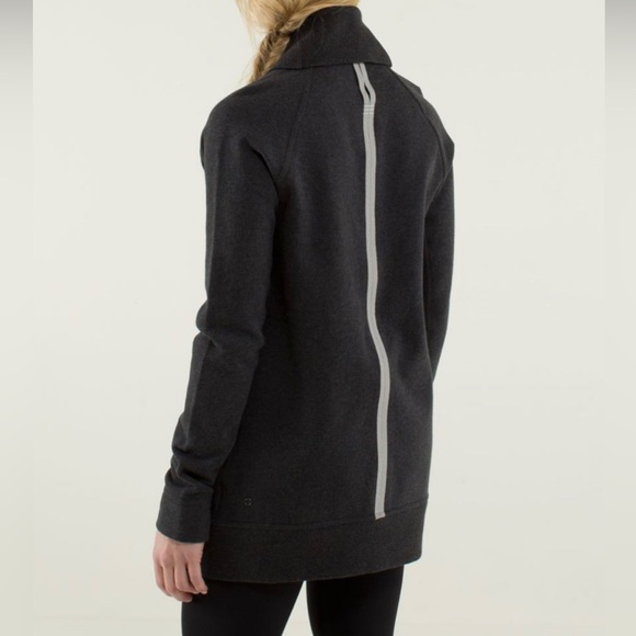 Lululemon Yin To My Yang Sweatshirt Cardi
Heathered Black Soot Light - Picture 3 of 6
